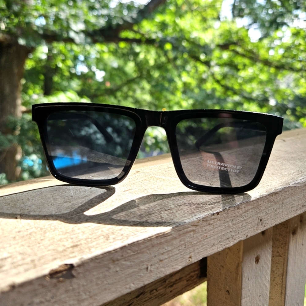 Totally 80s Sunglasses, Black ☀️